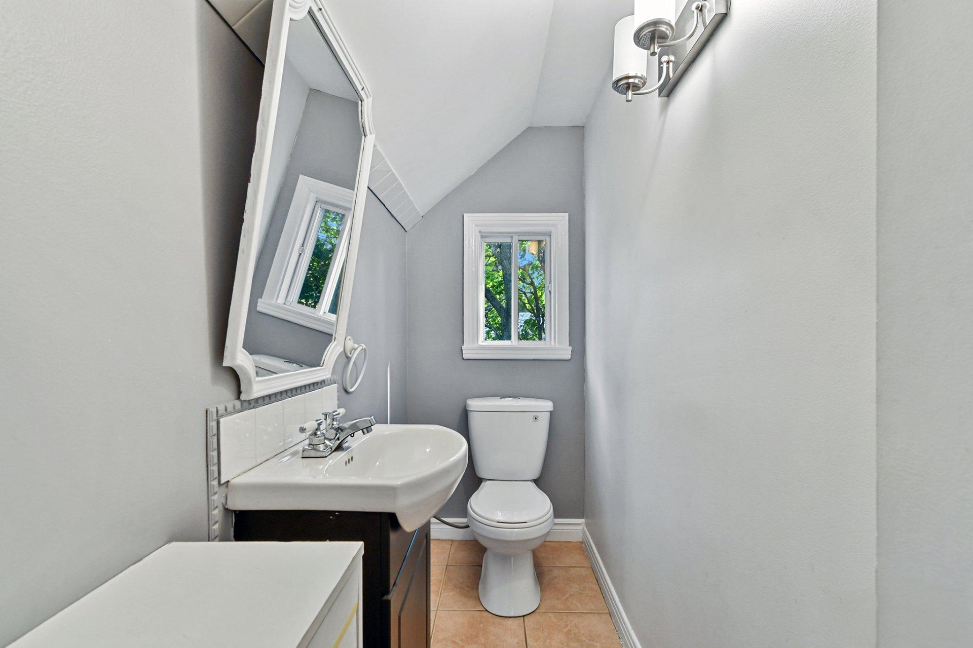 









17642


Rue Gravel

,
Mirabel,




QC
J7J1J4

