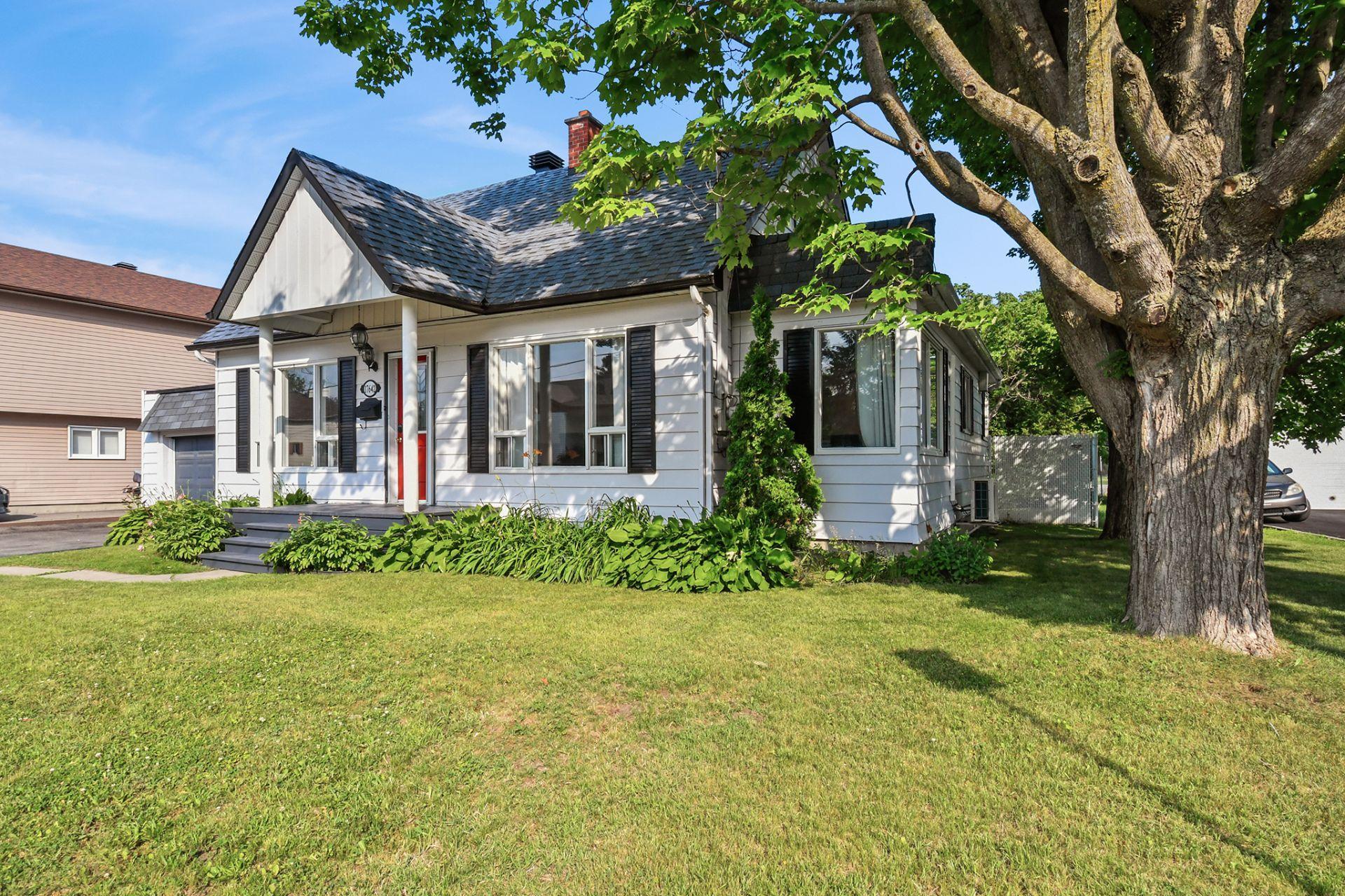 









17642


Rue Gravel

,
Mirabel,




QC
J7J1J4

