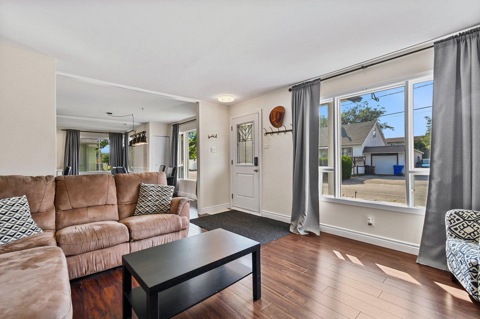 









17642


Rue Gravel

,
Mirabel,




QC
J7J1J4

