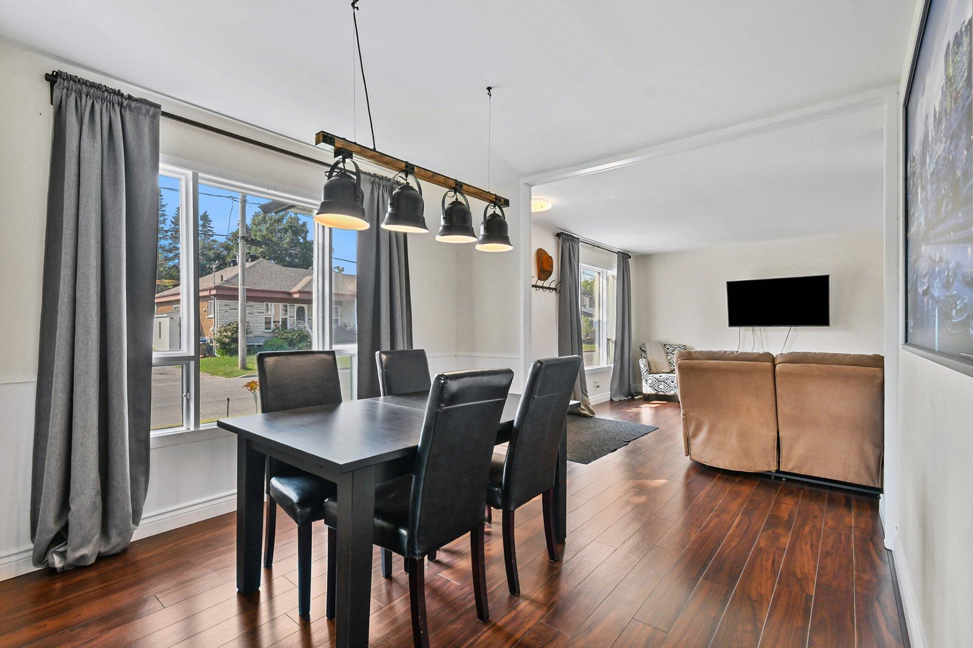 









17642


Rue Gravel

,
Mirabel,




QC
J7J1J4

