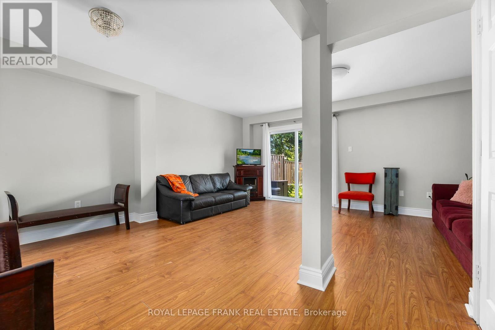 












32 - 611 GALAHAD DRIVE

,
Oshawa (Eastdale),




Ontario
L1K1M1

