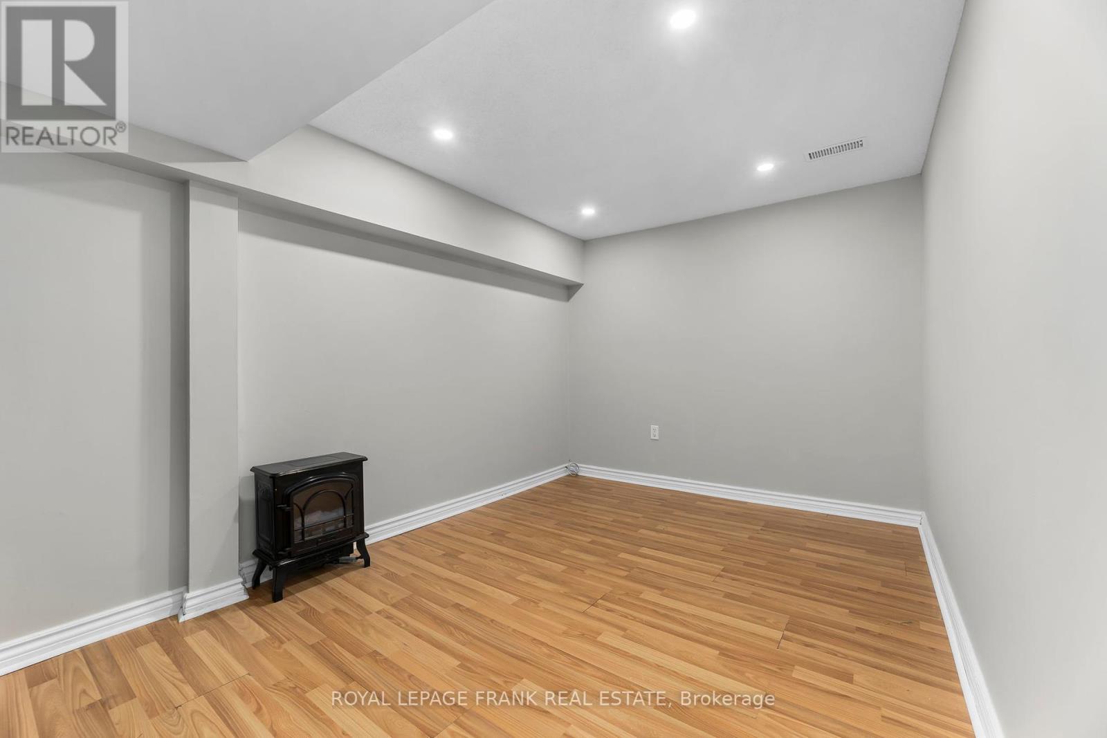 












32 - 611 GALAHAD DRIVE

,
Oshawa (Eastdale),




Ontario
L1K1M1

