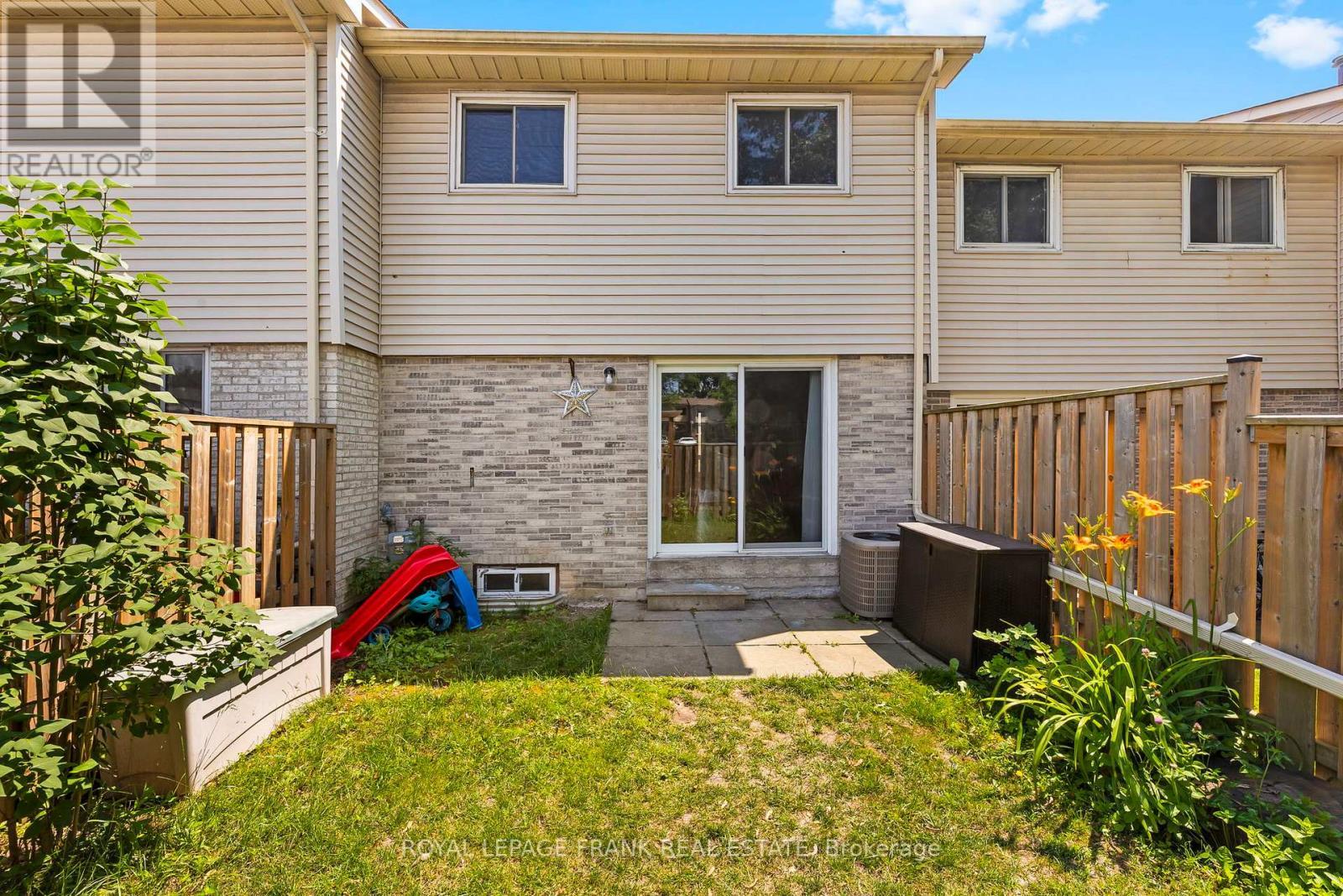 












32 - 611 GALAHAD DRIVE

,
Oshawa (Eastdale),




Ontario
L1K1M1

