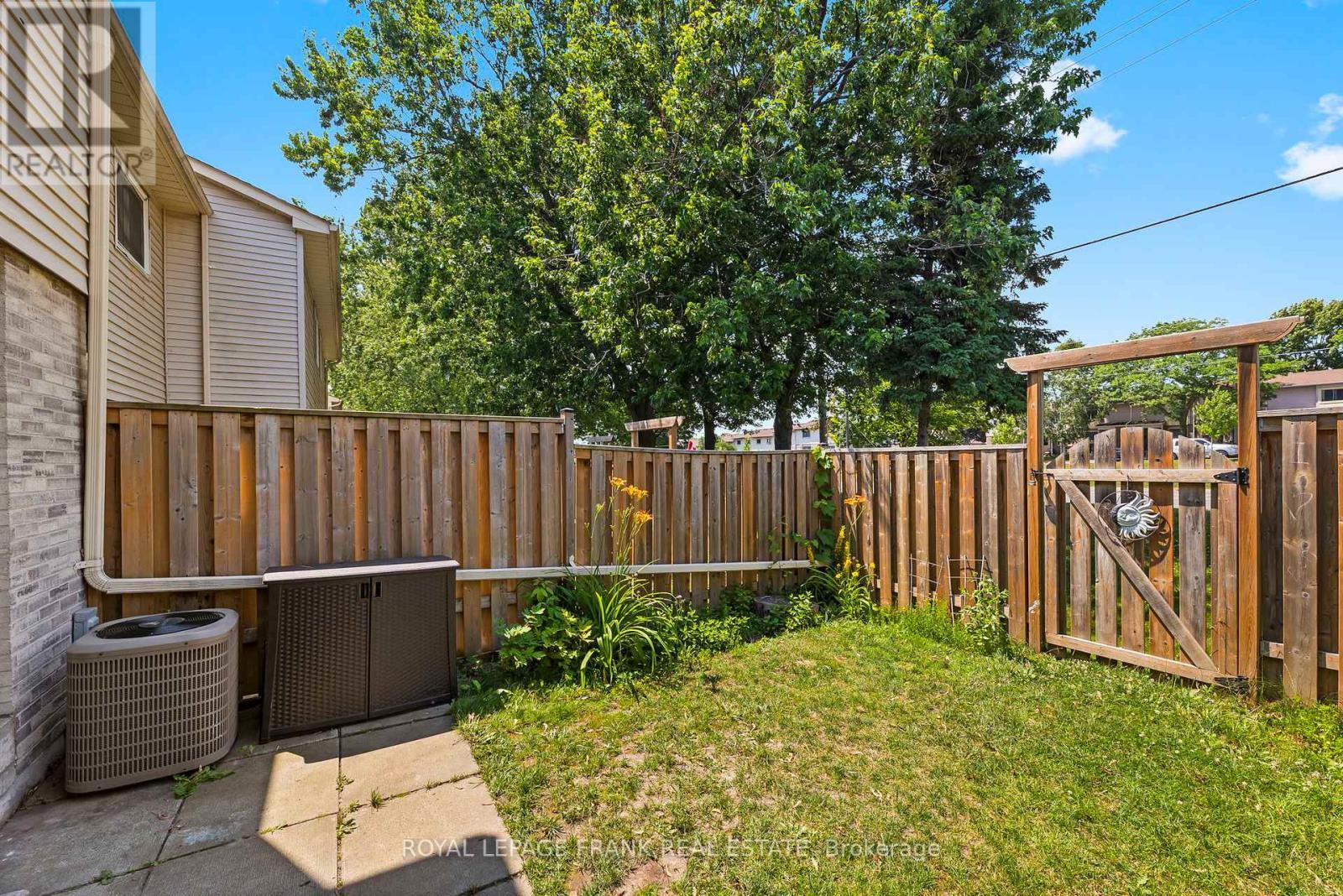 












32 - 611 GALAHAD DRIVE

,
Oshawa (Eastdale),




Ontario
L1K1M1

