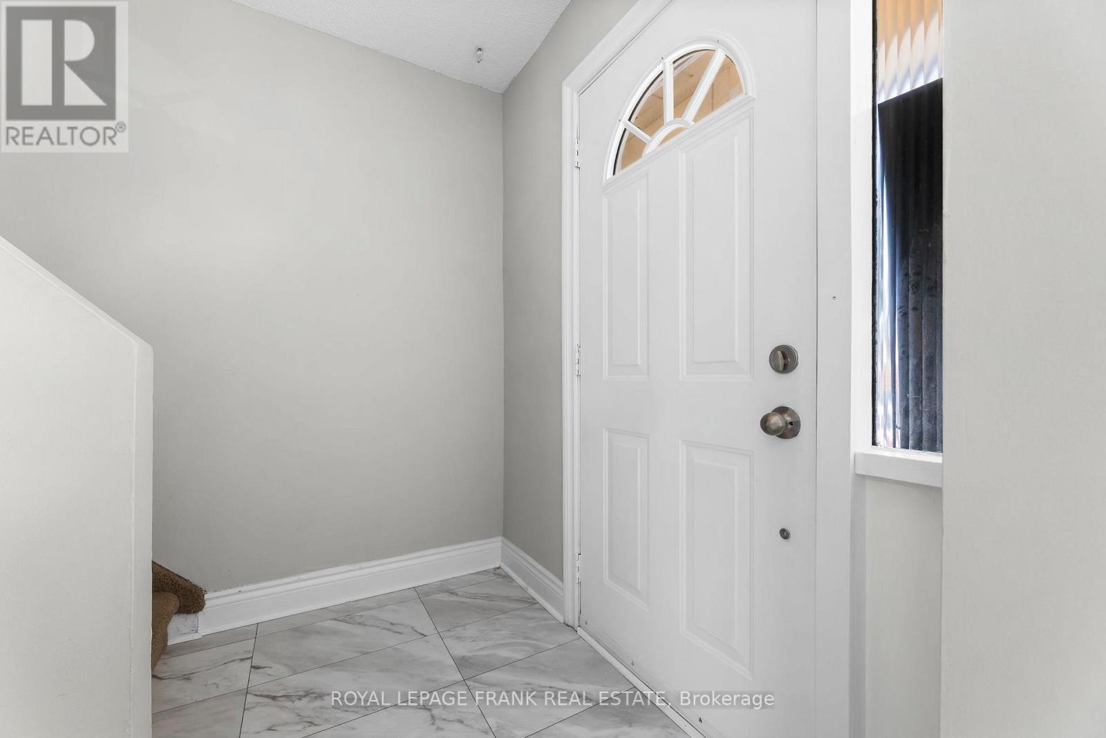 












32 - 611 GALAHAD DRIVE

,
Oshawa (Eastdale),




Ontario
L1K1M1

