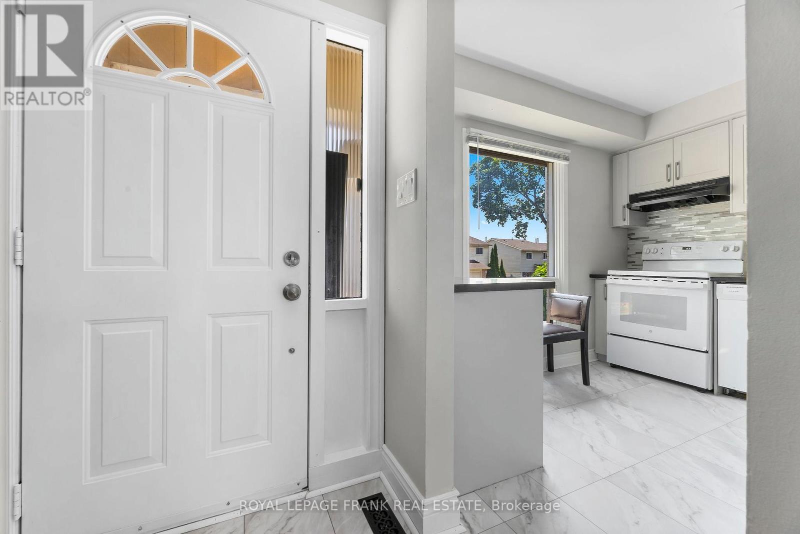 












32 - 611 GALAHAD DRIVE

,
Oshawa (Eastdale),




Ontario
L1K1M1


