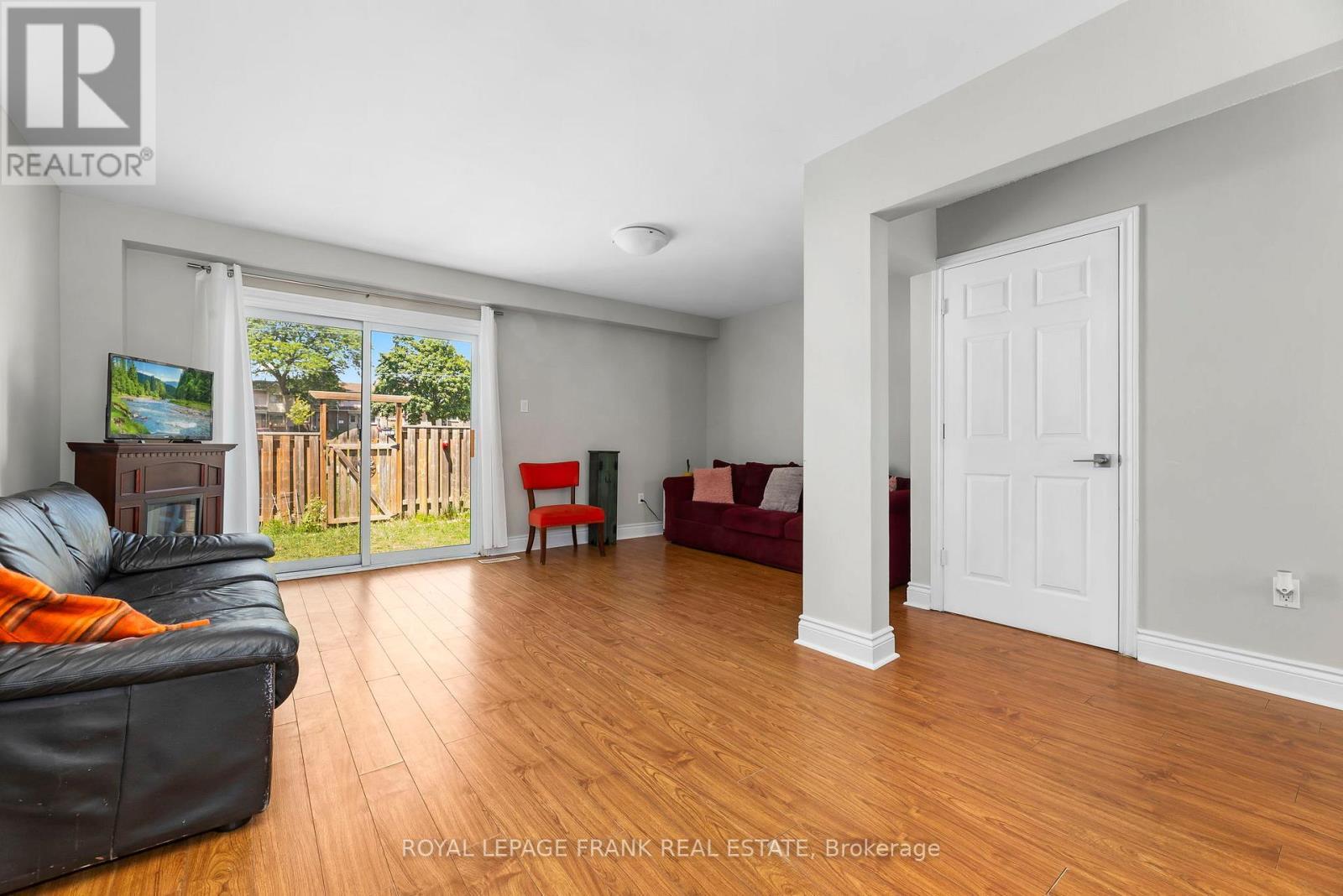 












32 - 611 GALAHAD DRIVE

,
Oshawa (Eastdale),




Ontario
L1K1M1

