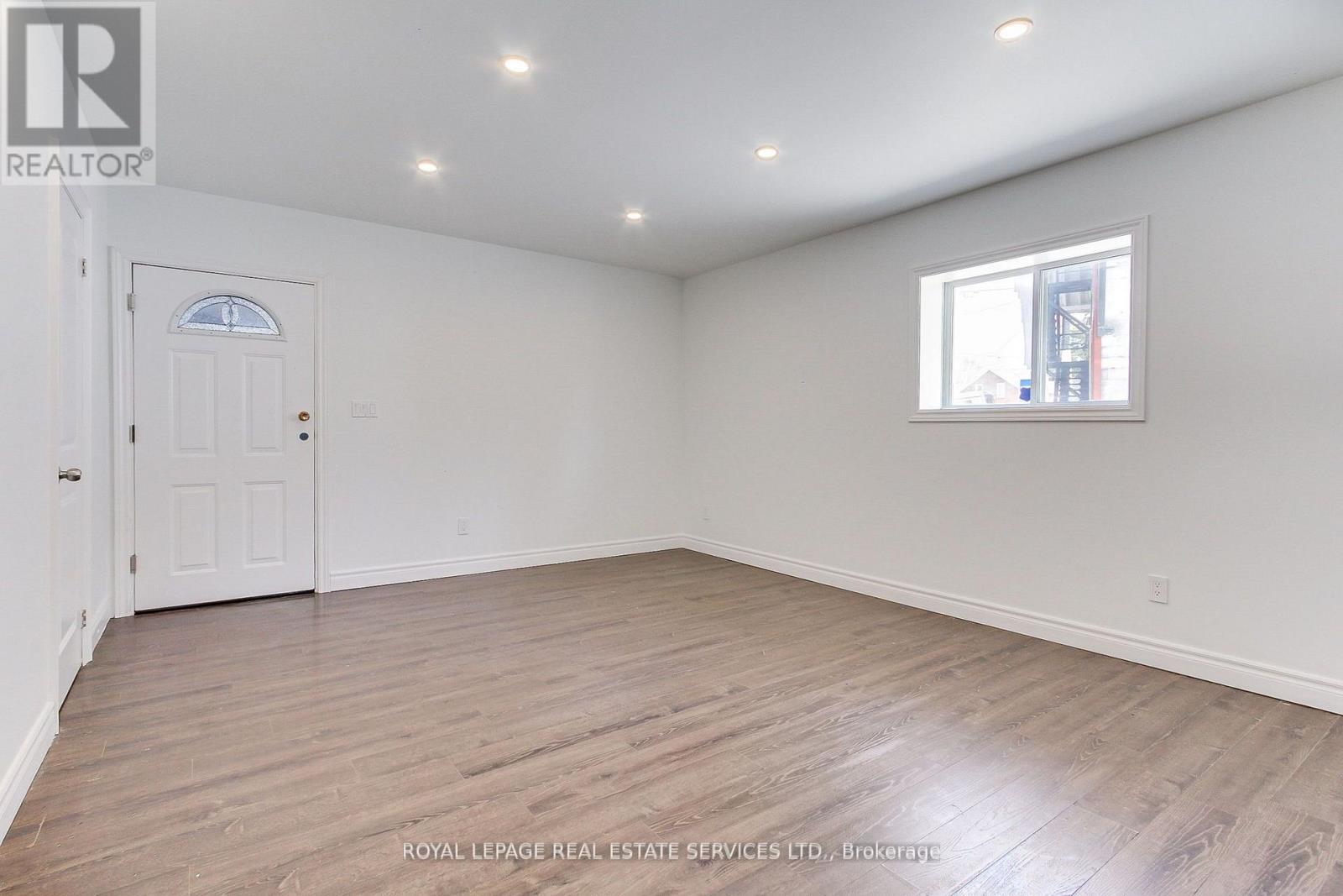 












395 BAY STREET

,
Brock,




Ontario
L0K1A0

