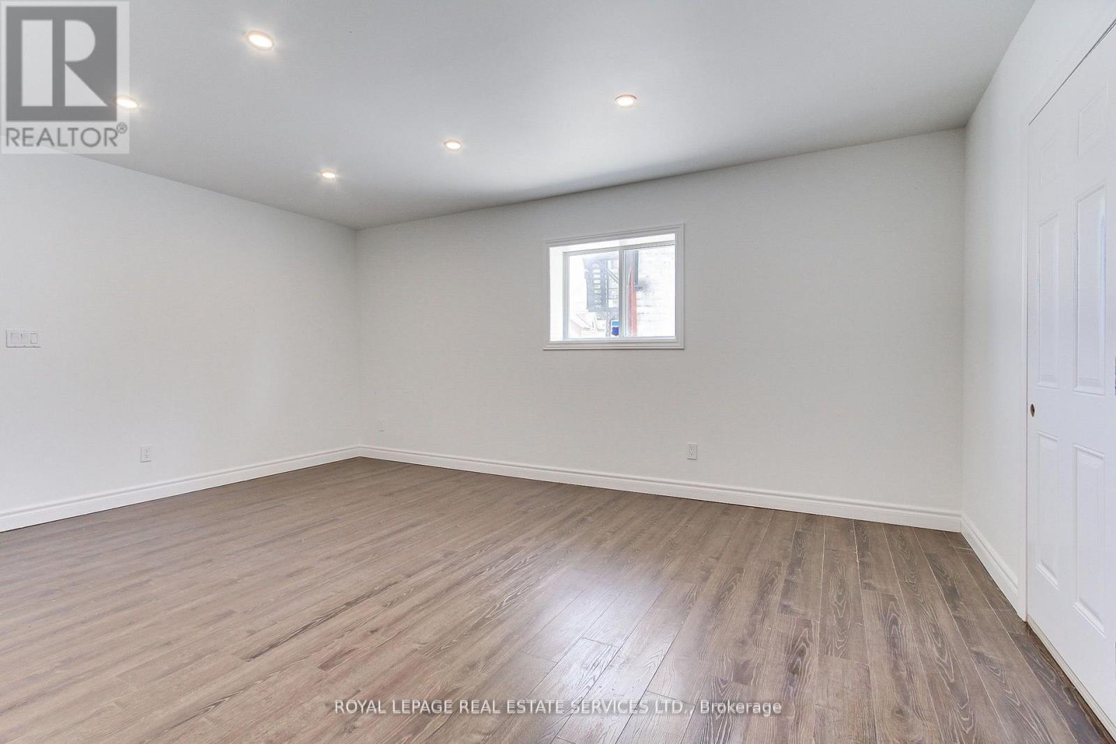 












395 BAY STREET

,
Brock,




Ontario
L0K1A0

