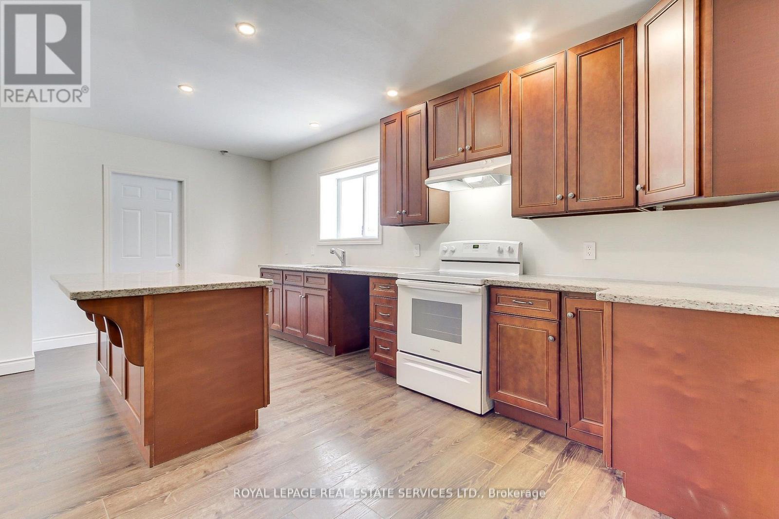 












395 BAY STREET

,
Brock,




Ontario
L0K1A0

