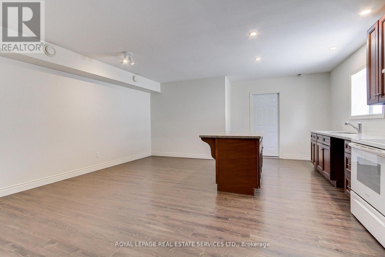 












395 BAY STREET

,
Brock,




Ontario
L0K1A0

