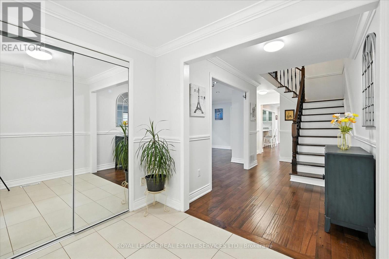 












448 MARLATT DRIVE

,
Oakville,




Ontario
L6H5X4


