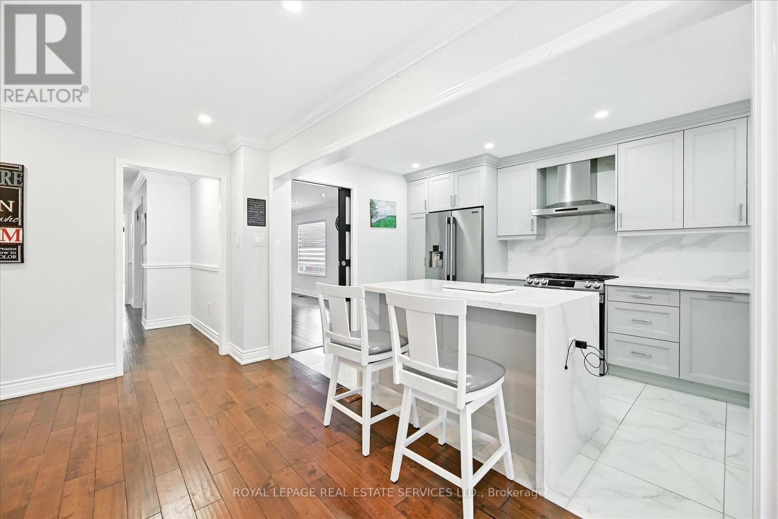 












448 MARLATT DRIVE

,
Oakville,




Ontario
L6H5X4

