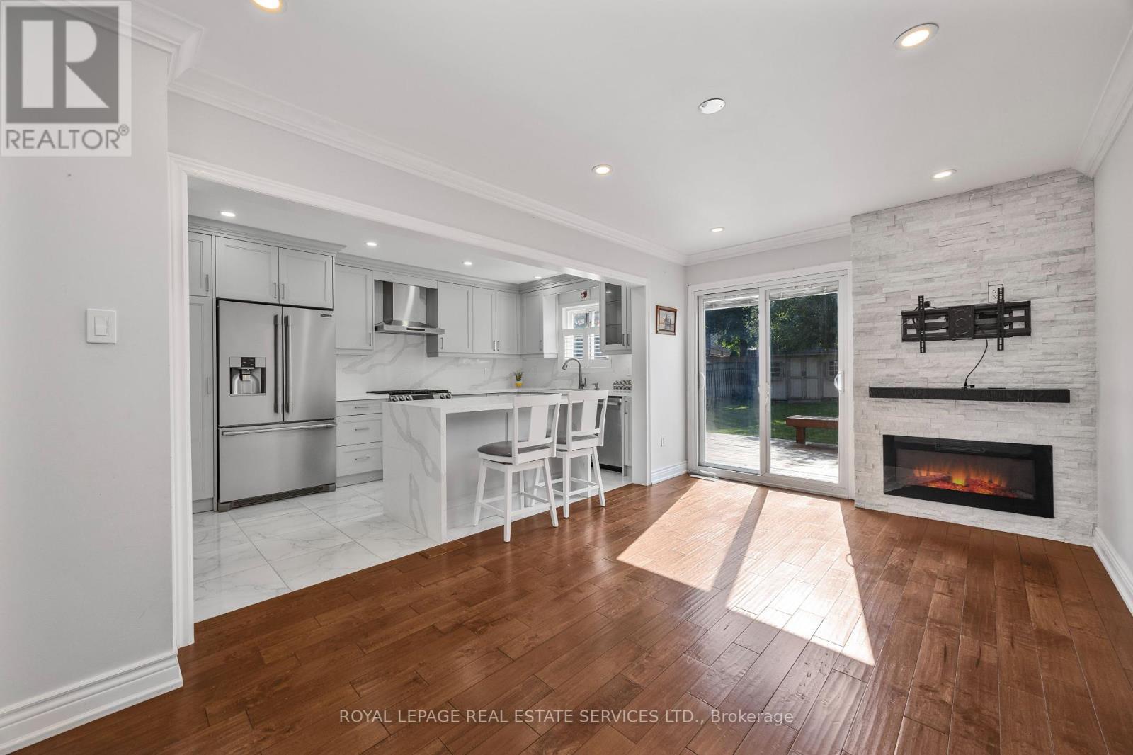 












448 MARLATT DRIVE

,
Oakville,




Ontario
L6H5X4

