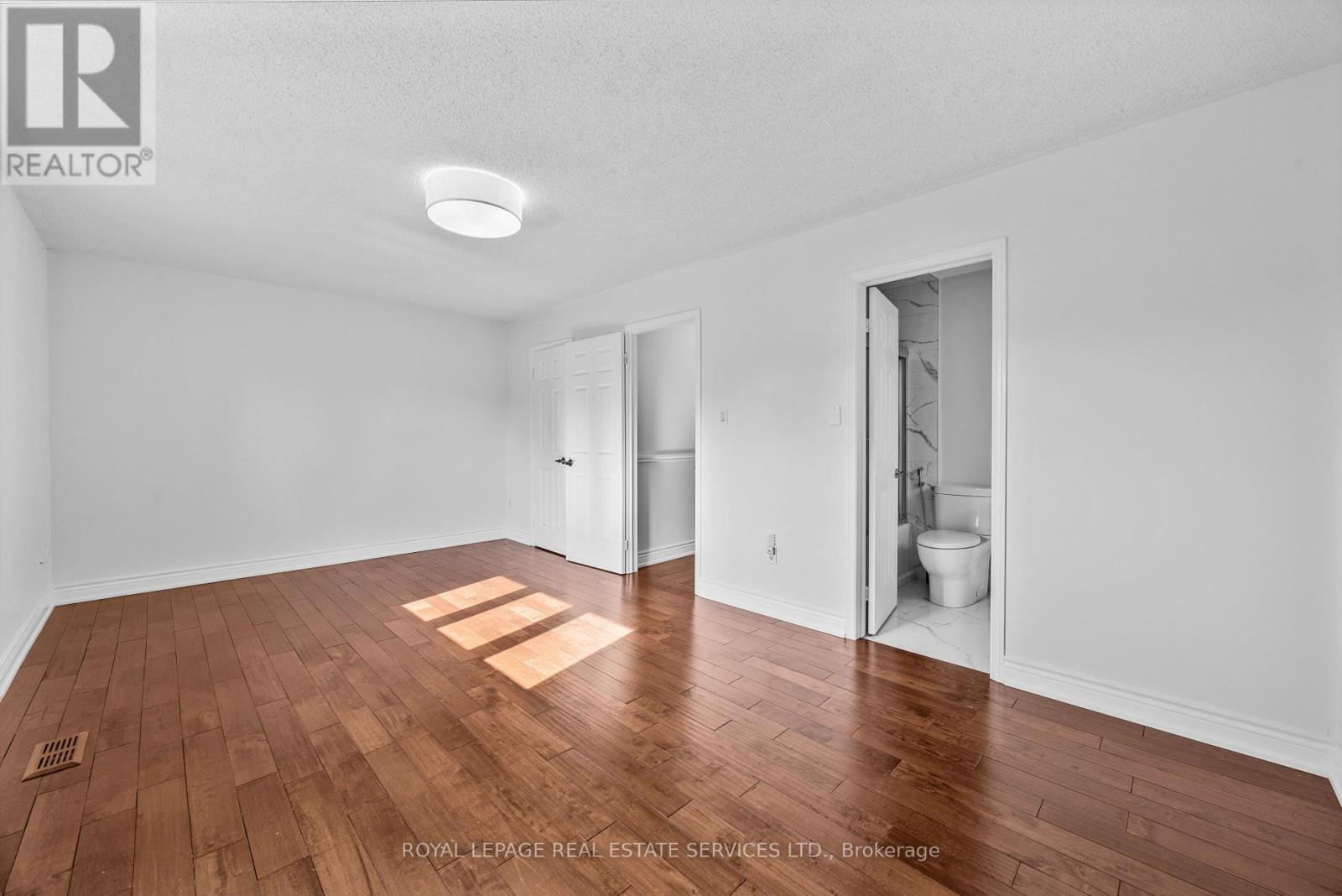 












448 MARLATT DRIVE

,
Oakville,




Ontario
L6H5X4

