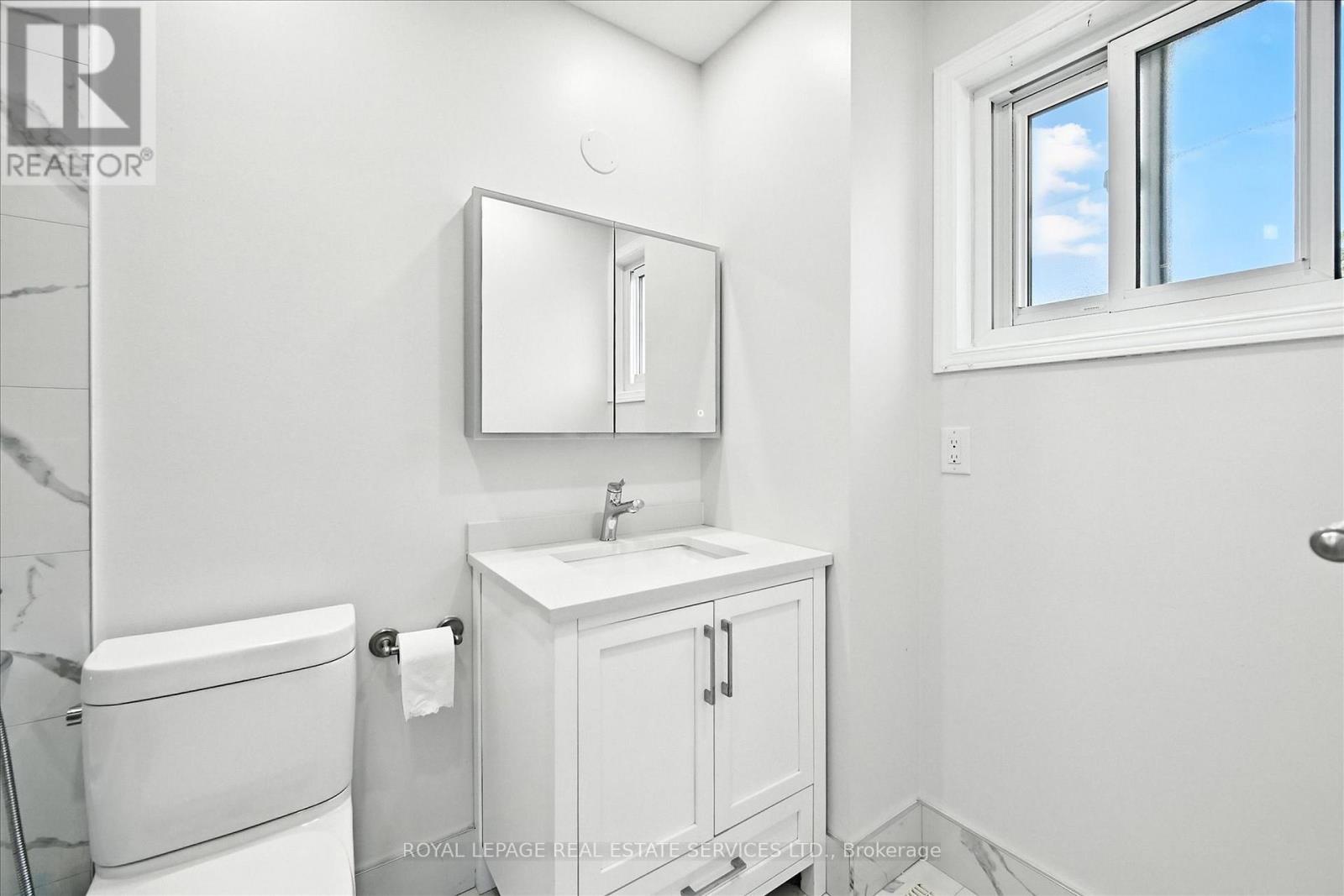 












448 MARLATT DRIVE

,
Oakville,




Ontario
L6H5X4

