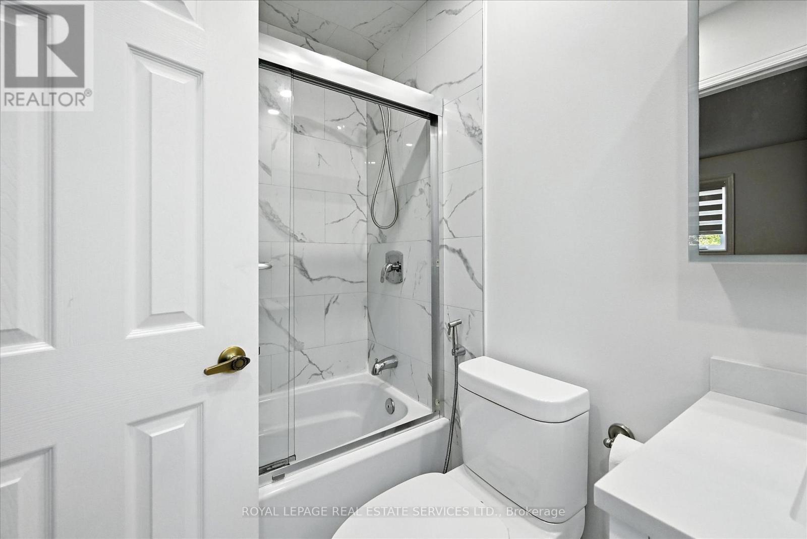 












448 MARLATT DRIVE

,
Oakville,




Ontario
L6H5X4

