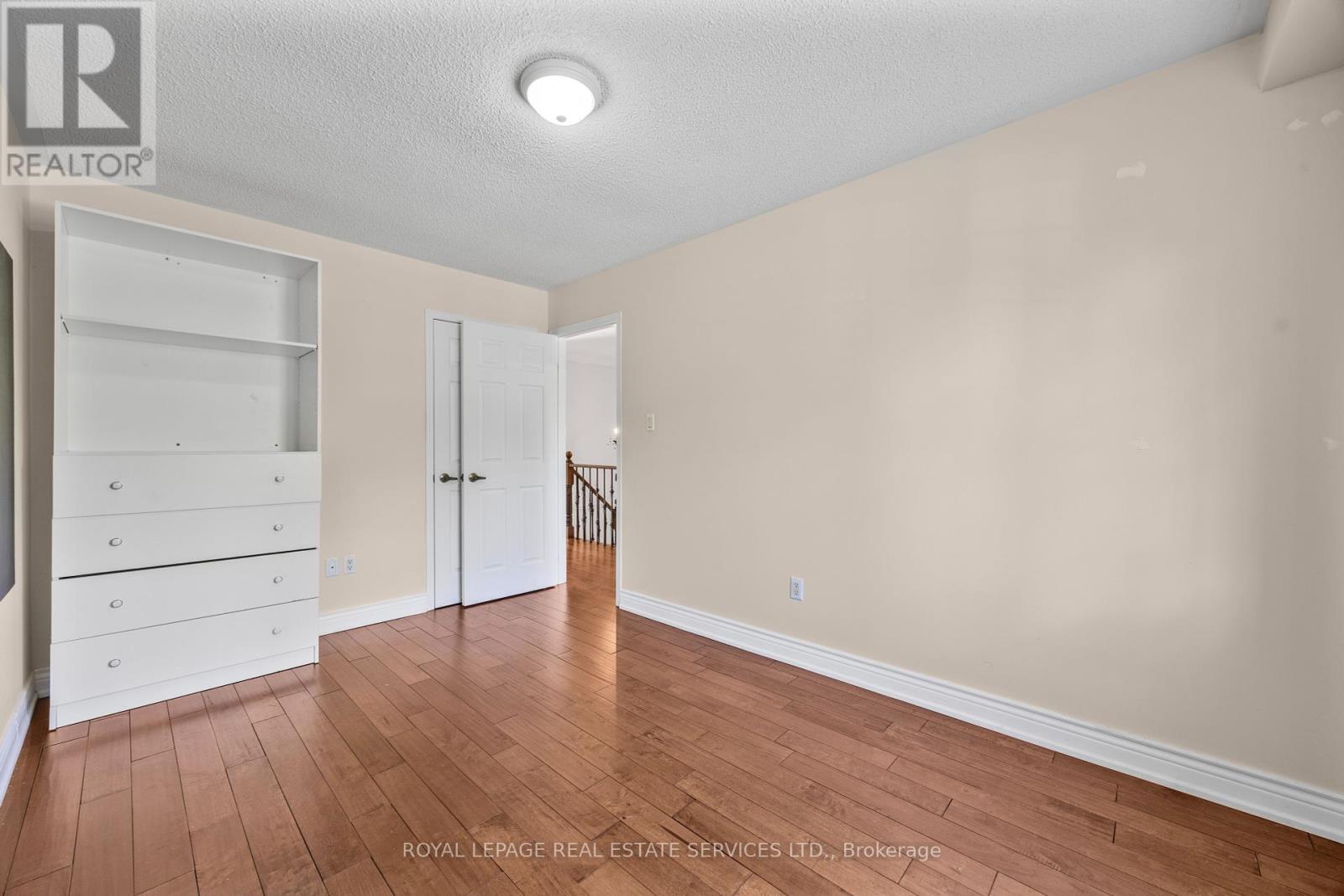 












448 MARLATT DRIVE

,
Oakville,




Ontario
L6H5X4

