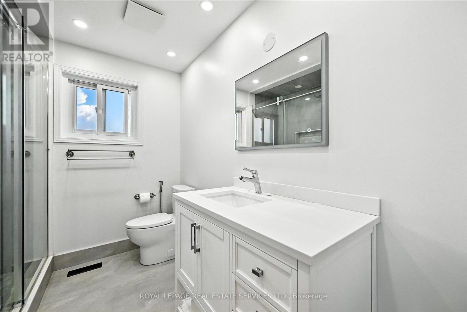 












448 MARLATT DRIVE

,
Oakville,




Ontario
L6H5X4

