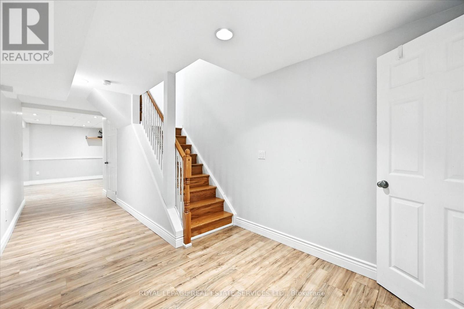 












448 MARLATT DRIVE

,
Oakville,




Ontario
L6H5X4

