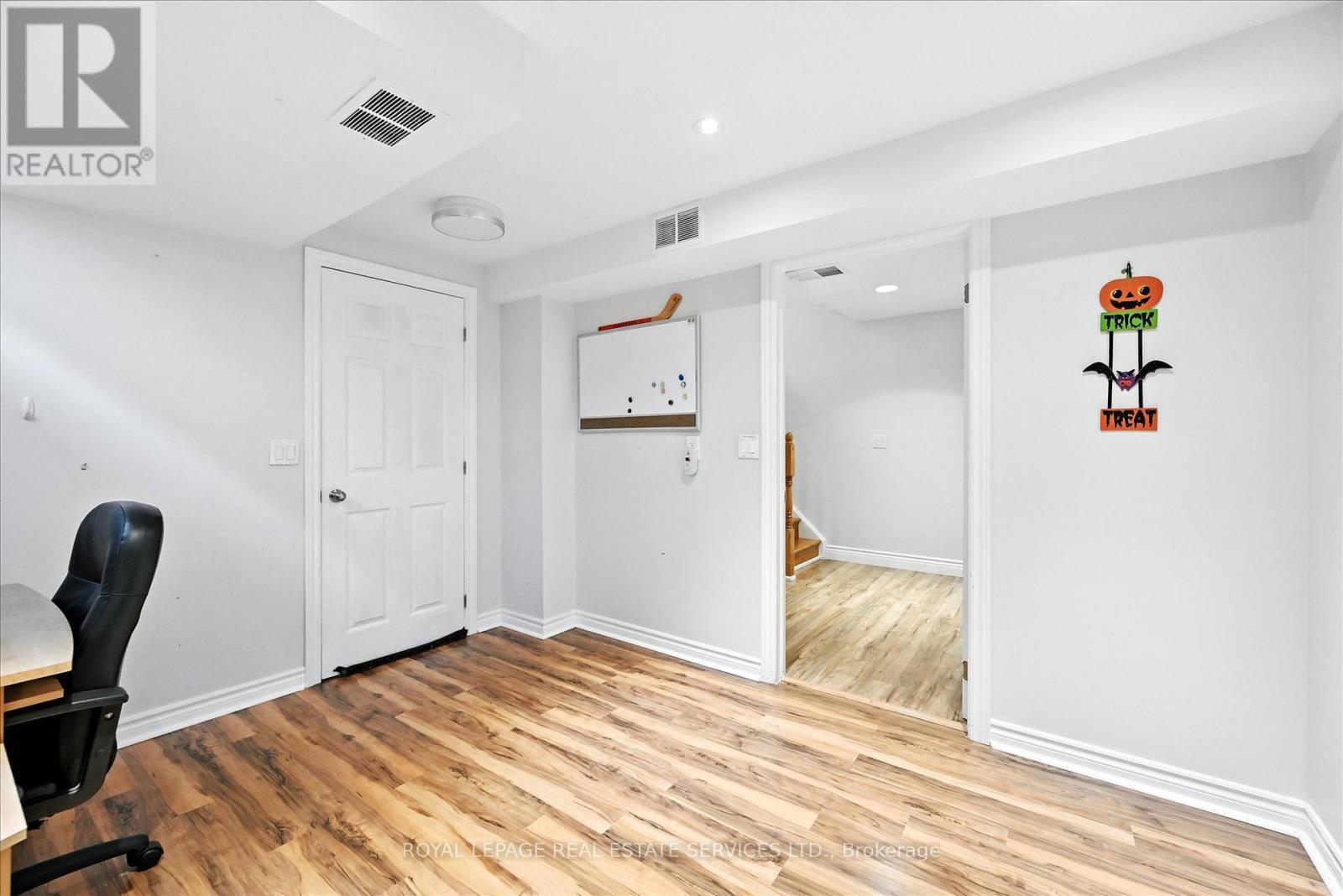 












448 MARLATT DRIVE

,
Oakville,




Ontario
L6H5X4

