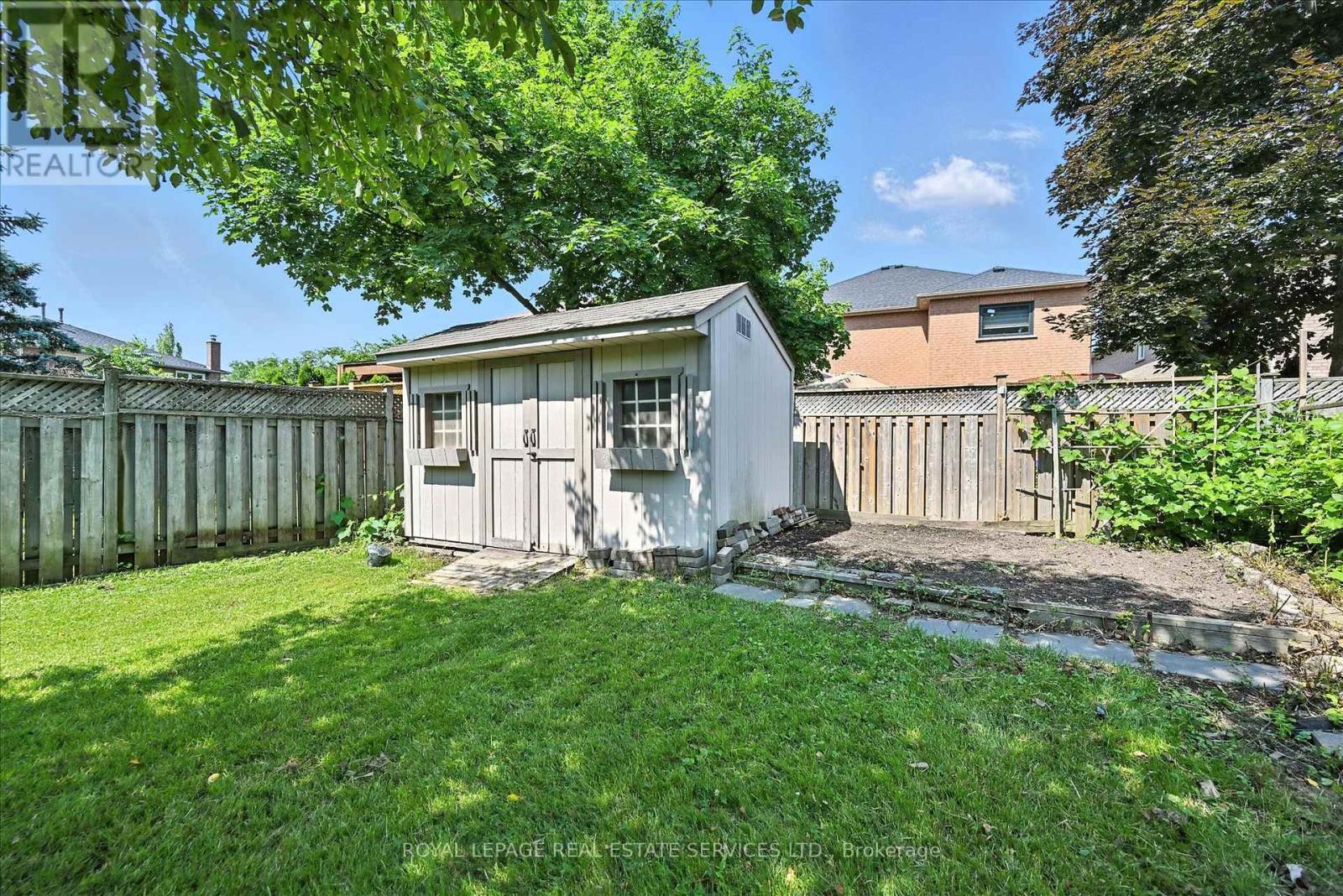 












448 MARLATT DRIVE

,
Oakville,




Ontario
L6H5X4

