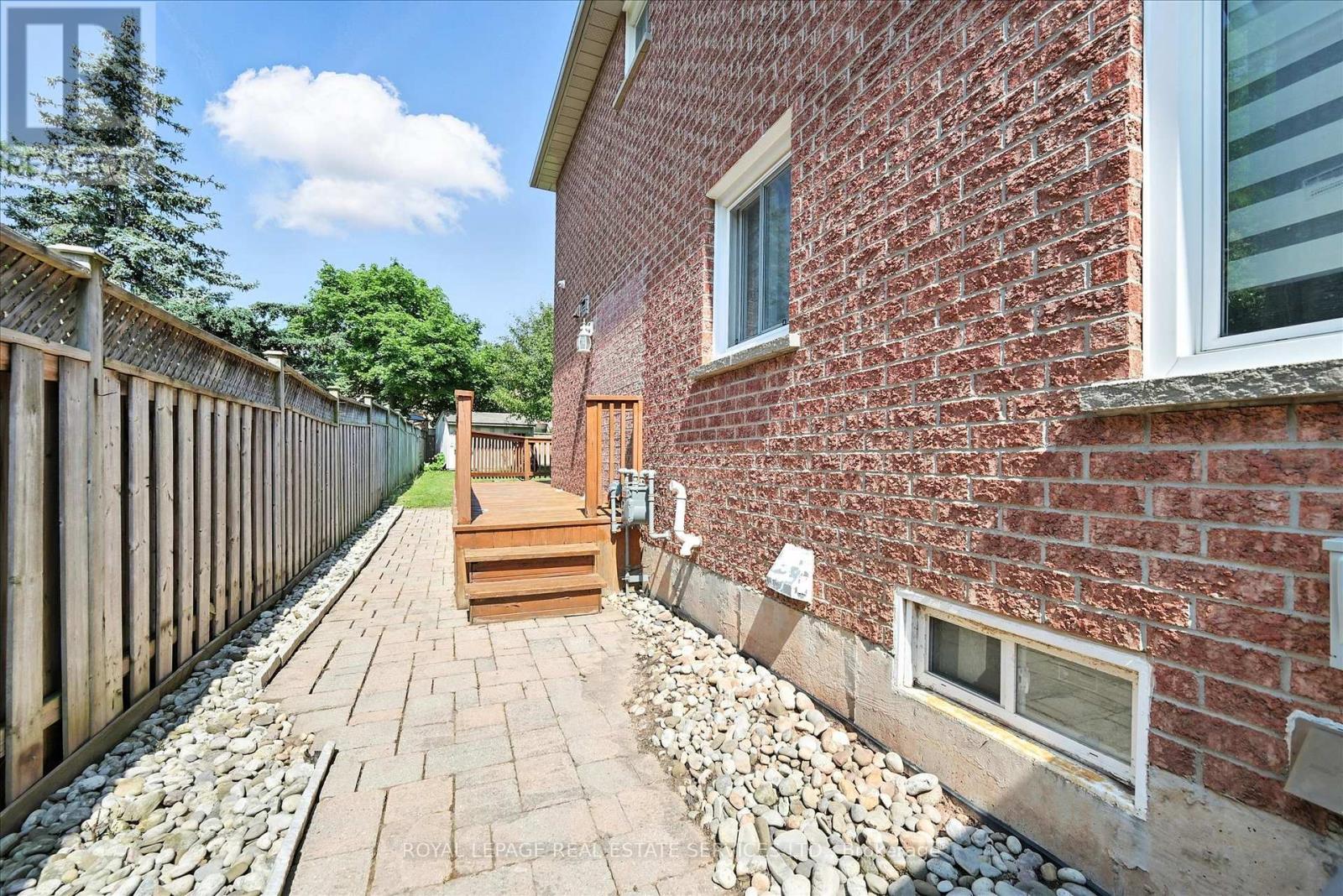 












448 MARLATT DRIVE

,
Oakville,




Ontario
L6H5X4


