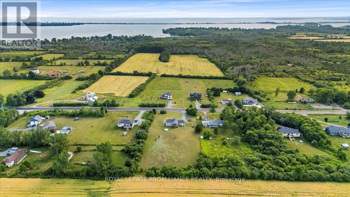 












20846 LOYALIST PARKWAY

,
Prince Edward County (Ameliasburg Ward),




Ontario
K0K1T0

