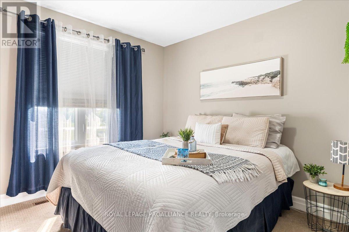 












20846 LOYALIST PARKWAY

,
Prince Edward County (Ameliasburg Ward),




Ontario
K0K1T0

