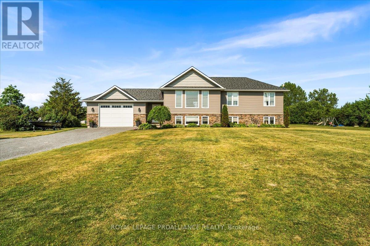 












20846 LOYALIST PARKWAY

,
Prince Edward County (Ameliasburg Ward),




Ontario
K0K1T0

