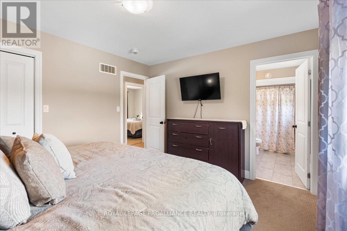 












20846 LOYALIST PARKWAY

,
Prince Edward County (Ameliasburg Ward),




Ontario
K0K1T0

