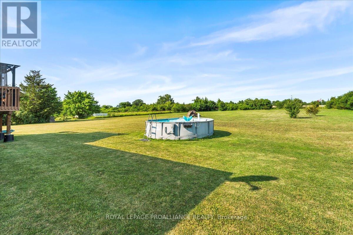 












20846 LOYALIST PARKWAY

,
Prince Edward County (Ameliasburg Ward),




Ontario
K0K1T0

