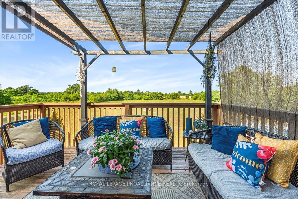 












20846 LOYALIST PARKWAY

,
Prince Edward County (Ameliasburg Ward),




Ontario
K0K1T0

