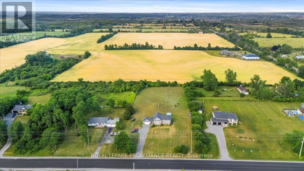 












20846 LOYALIST PARKWAY

,
Prince Edward County (Ameliasburg Ward),




Ontario
K0K1T0

