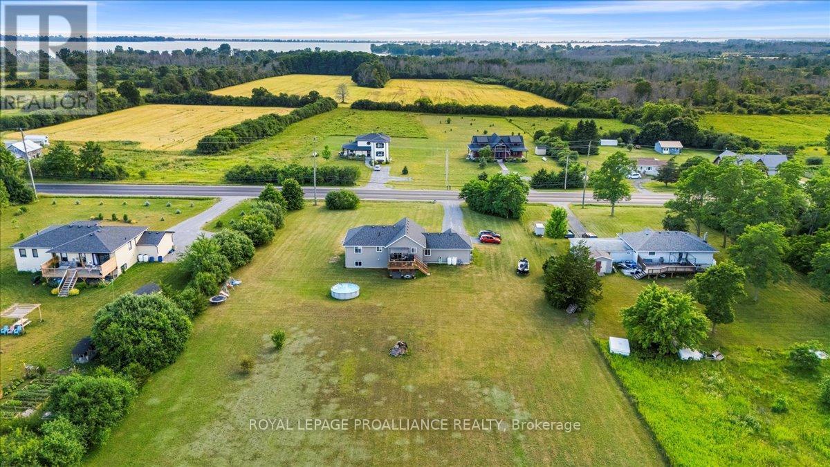 












20846 LOYALIST PARKWAY

,
Prince Edward County (Ameliasburg Ward),




Ontario
K0K1T0

