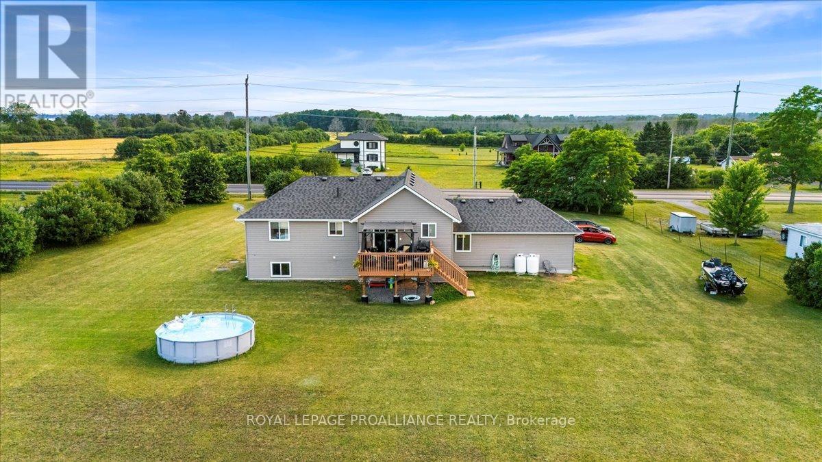












20846 LOYALIST PARKWAY

,
Prince Edward County (Ameliasburg Ward),




Ontario
K0K1T0

