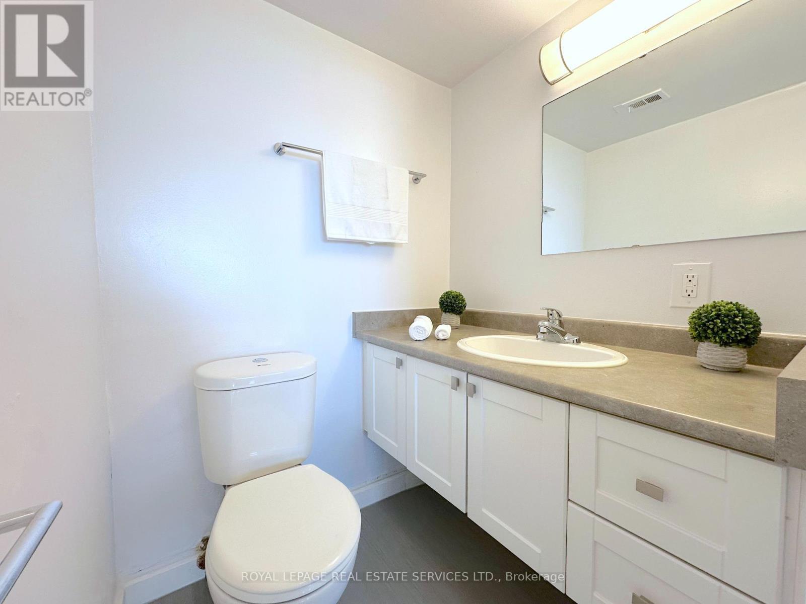 












1207 - 15 BROOKBANKS DRIVE

,
Toronto,




Ontario
M3A2S9

