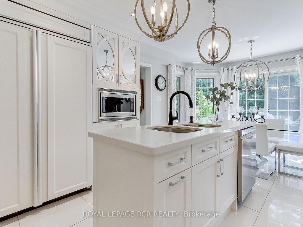 









646


Brooker

Ridge,
Newmarket,




ON
L3X 1V7


