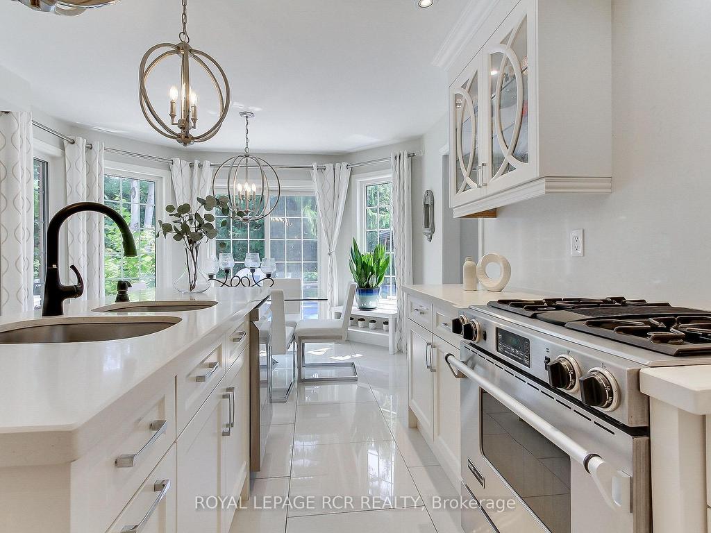 









646


Brooker

Ridge,
Newmarket,




ON
L3X 1V7

