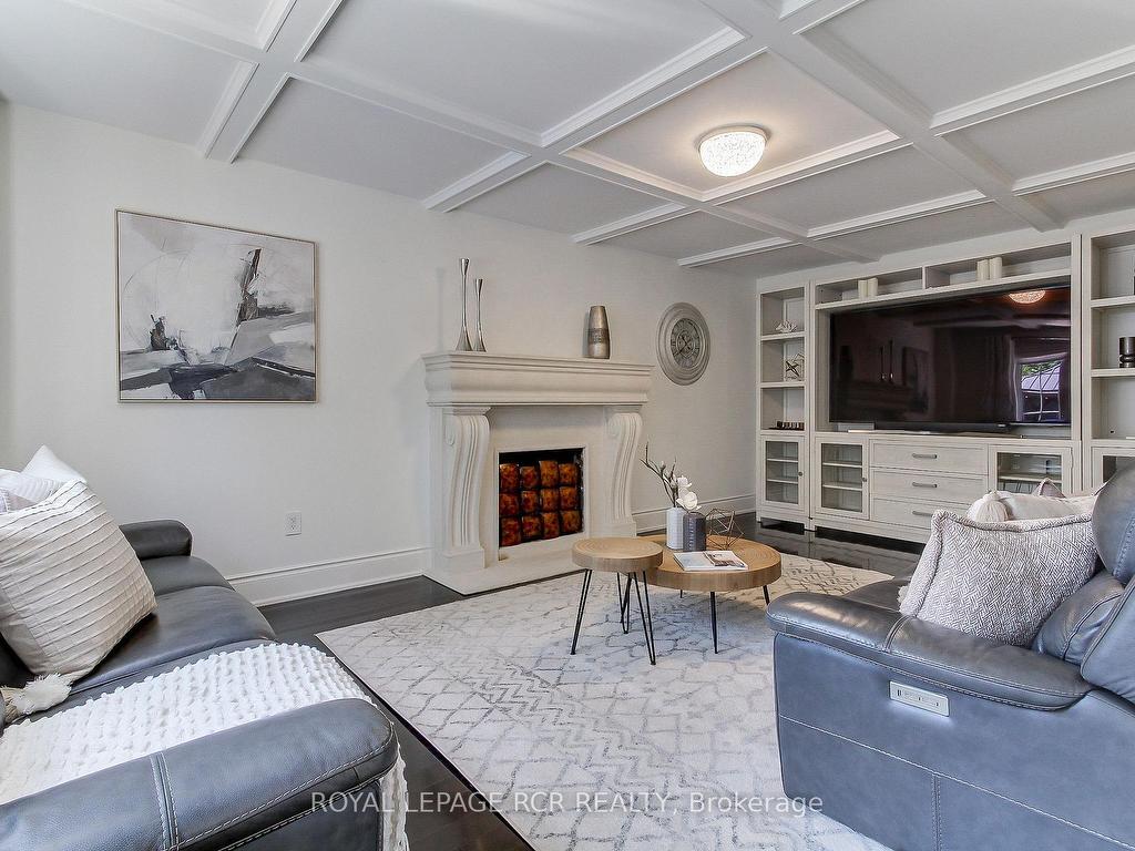 









646


Brooker

Ridge,
Newmarket,




ON
L3X 1V7

