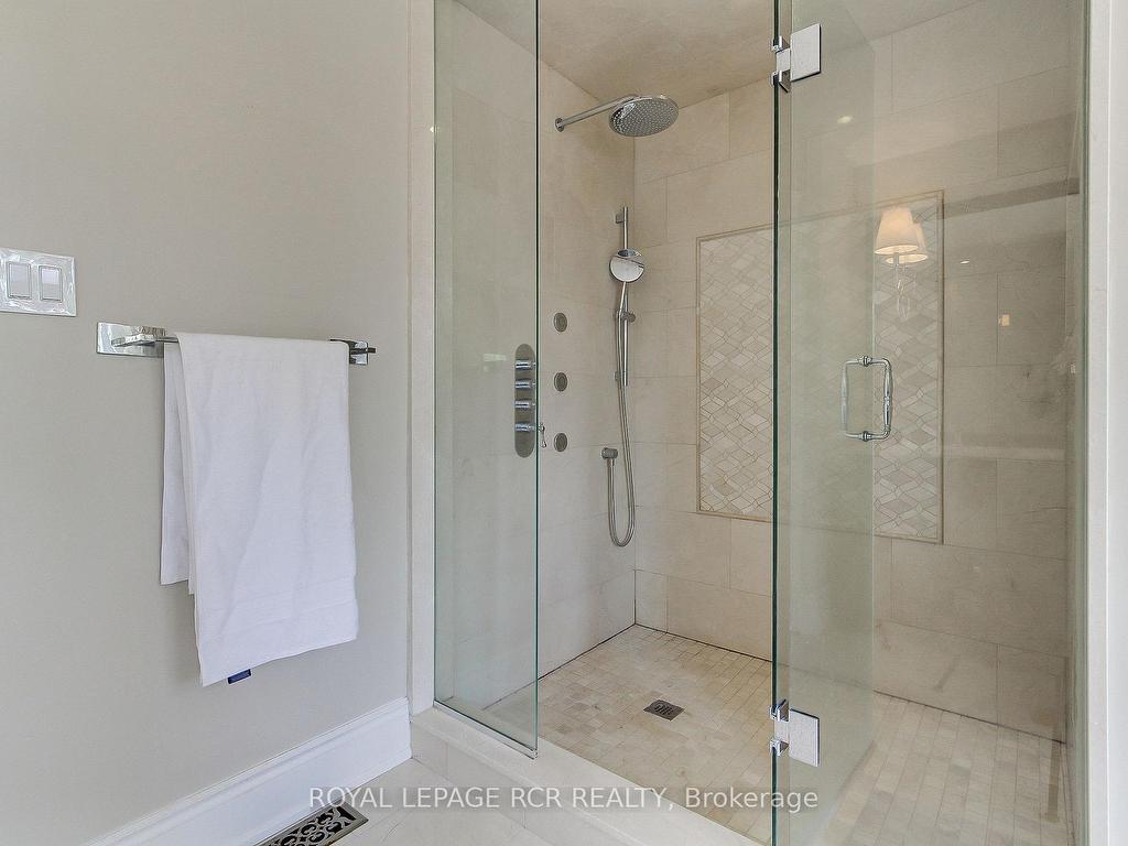 









646


Brooker

Ridge,
Newmarket,




ON
L3X 1V7

