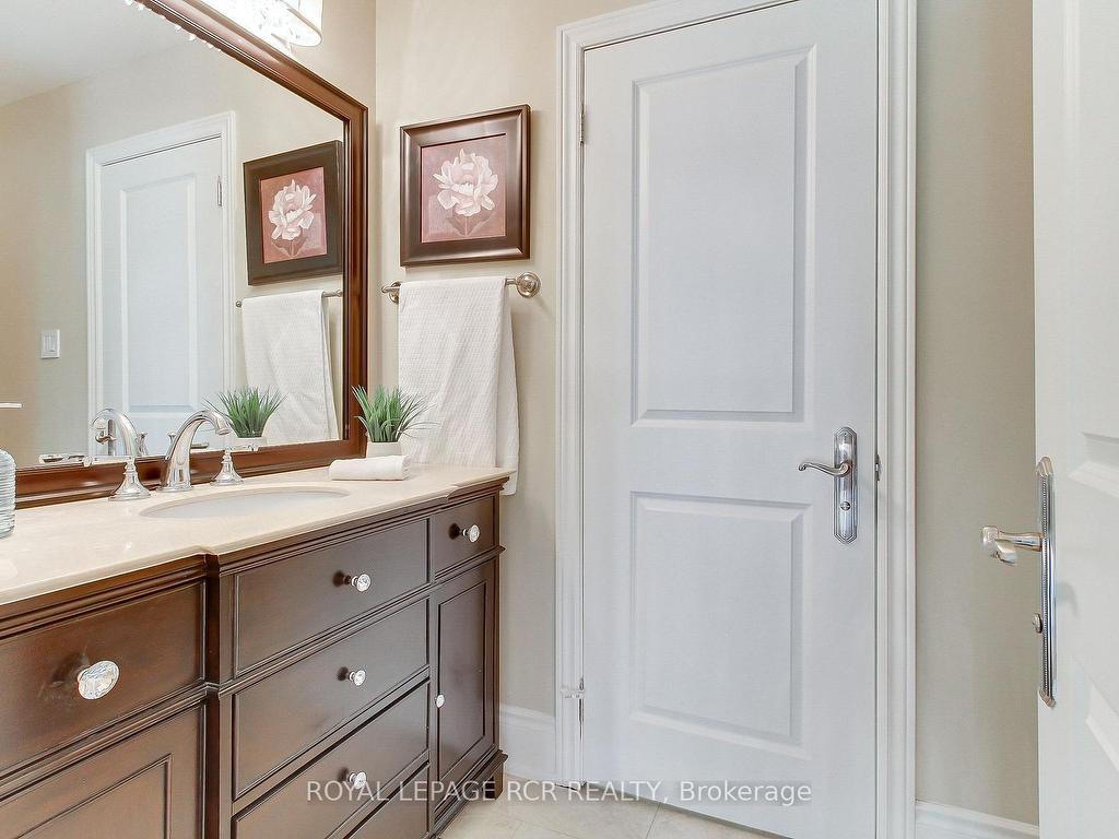 









646


Brooker

Ridge,
Newmarket,




ON
L3X 1V7

