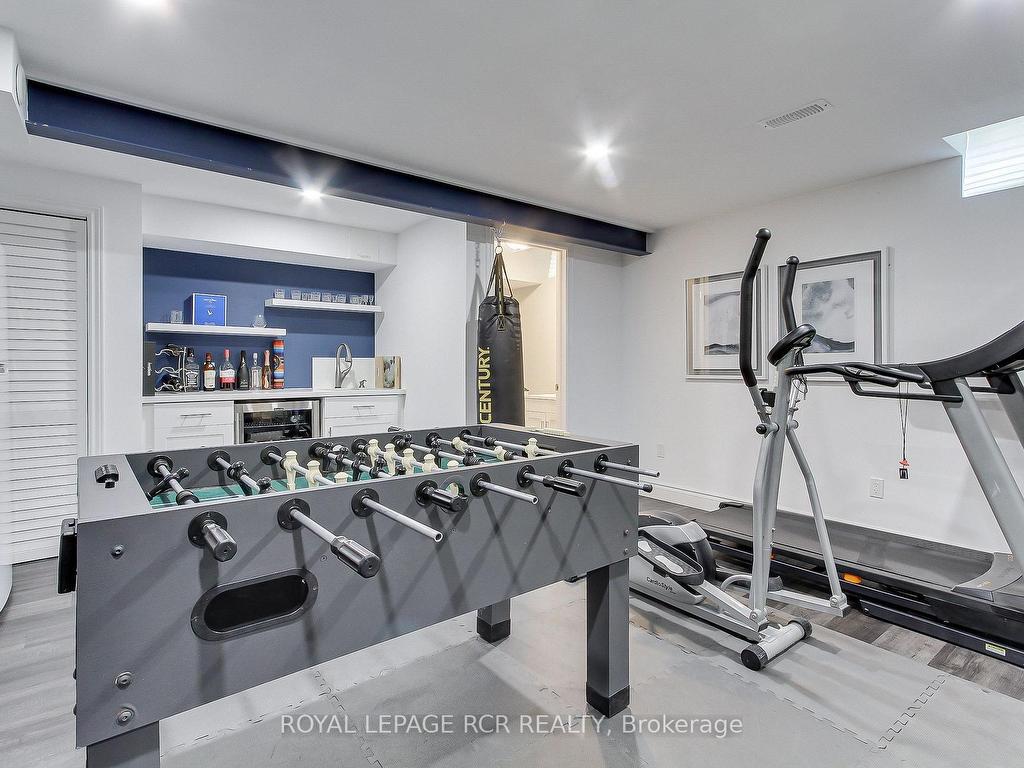 









646


Brooker

Ridge,
Newmarket,




ON
L3X 1V7

