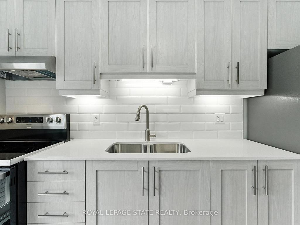 









7185


Airport

Road,
Hamilton,




ON
L0R 1W0

