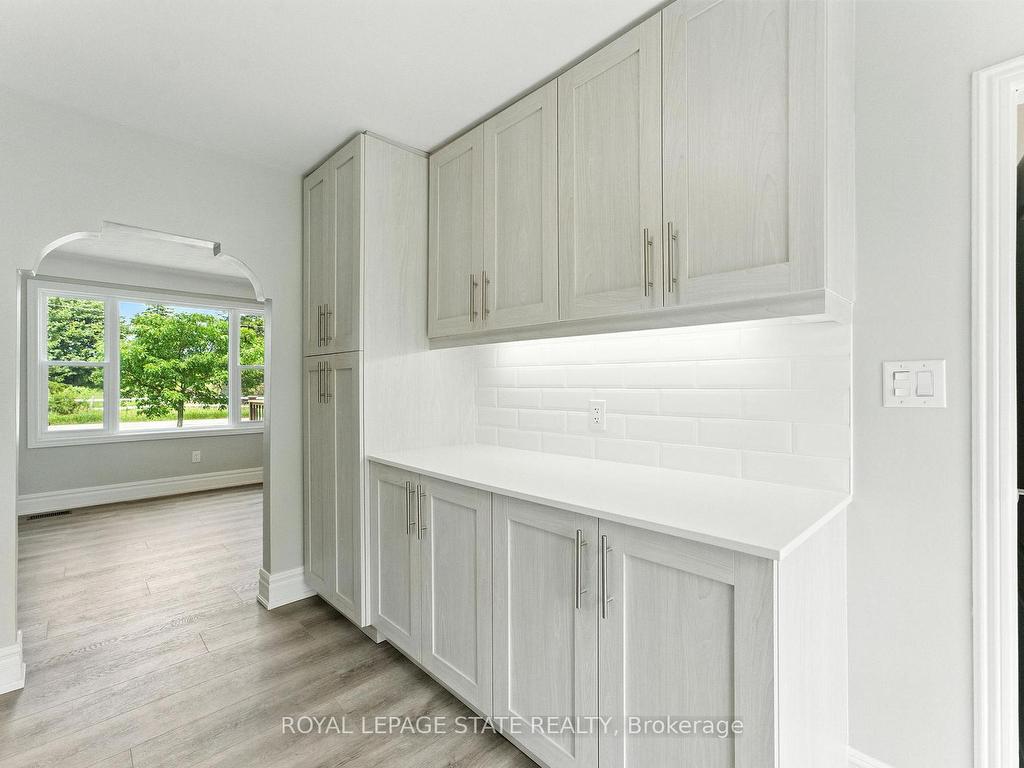 









7185


Airport

Road,
Hamilton,




ON
L0R 1W0

