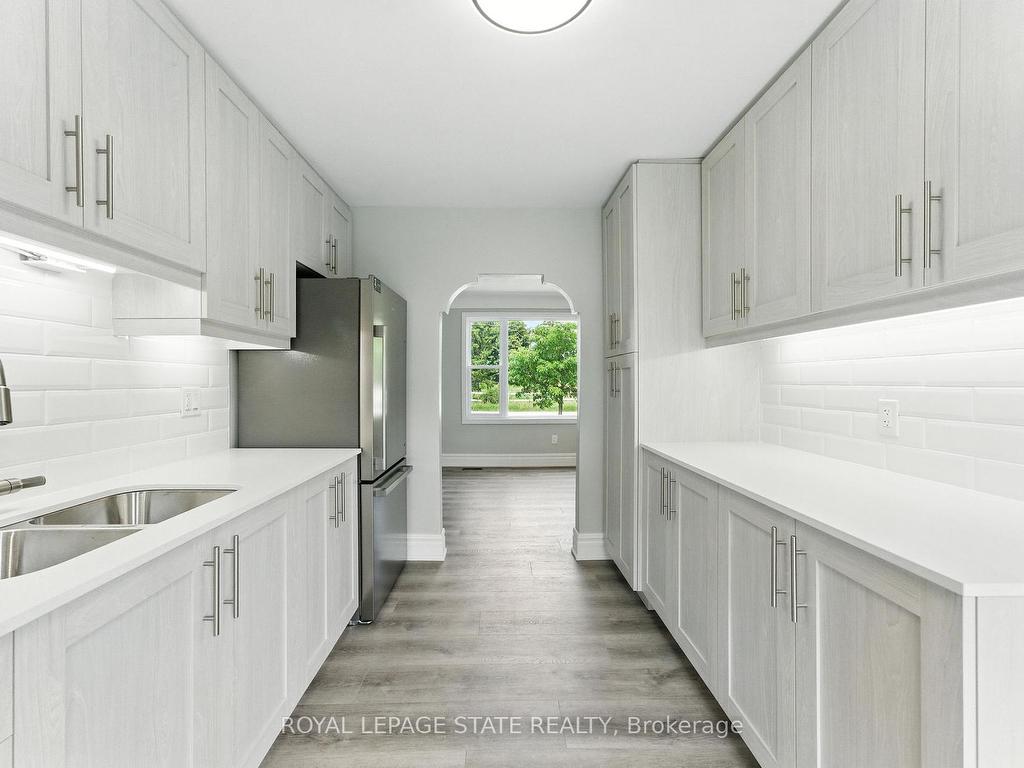 









7185


Airport

Road,
Hamilton,




ON
L0R 1W0

