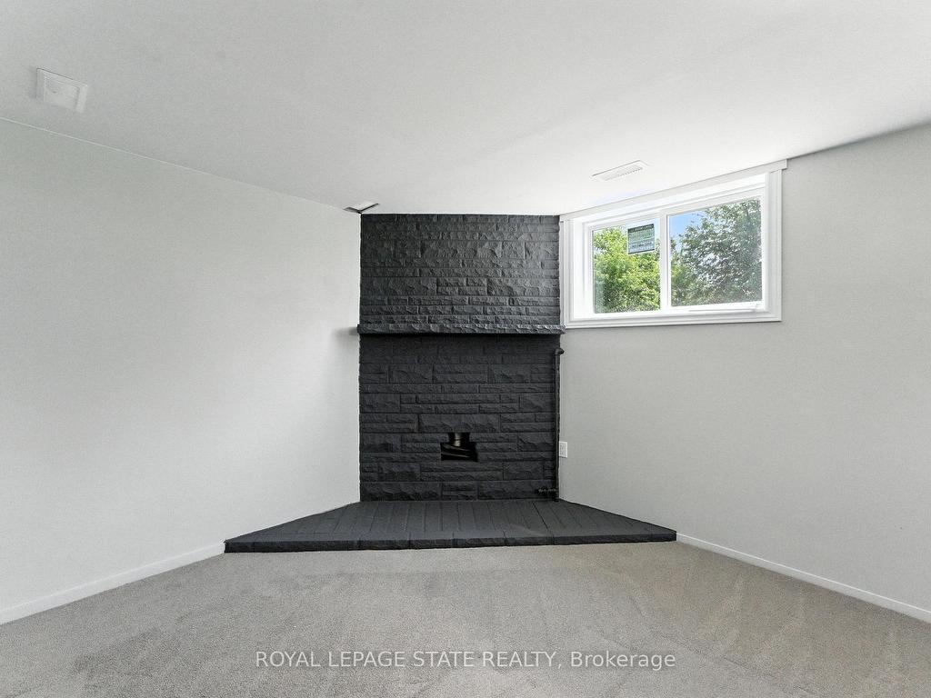 









7185


Airport

Road,
Hamilton,




ON
L0R 1W0

