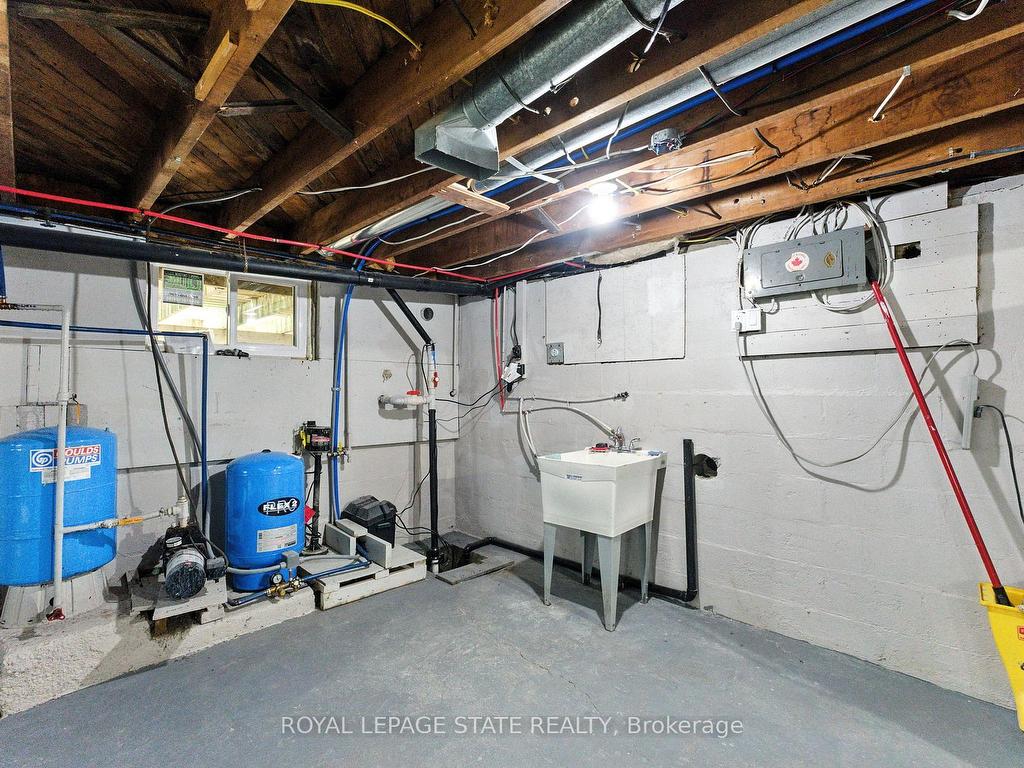 









7185


Airport

Road,
Hamilton,




ON
L0R 1W0

