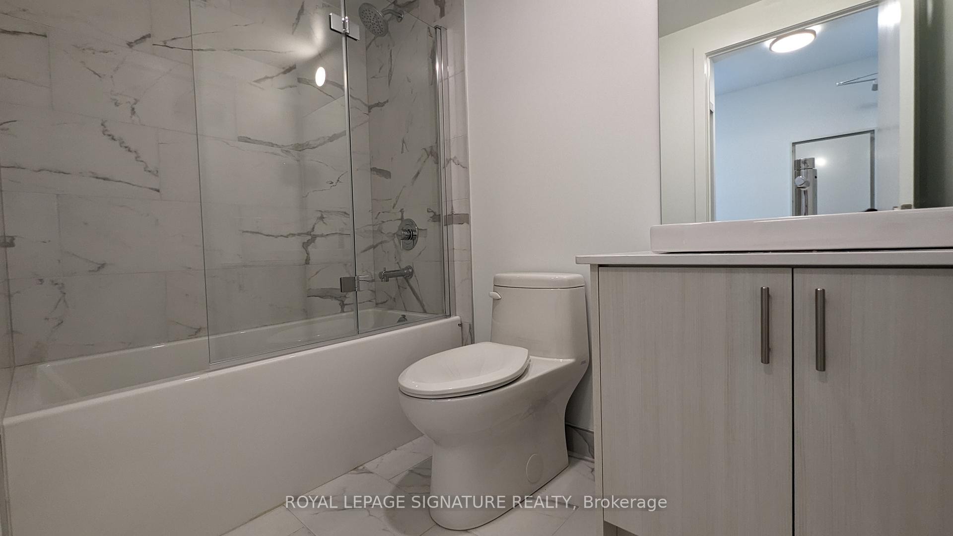 









1195


The Queensway

N/A, 404,
Toronto,




ON
M8Z 1R6

