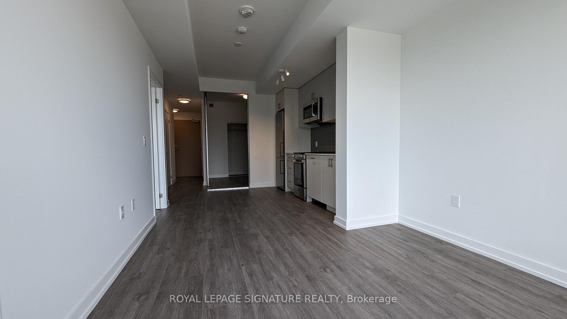









1195


The Queensway

N/A, 404,
Toronto,




ON
M8Z 1R6


